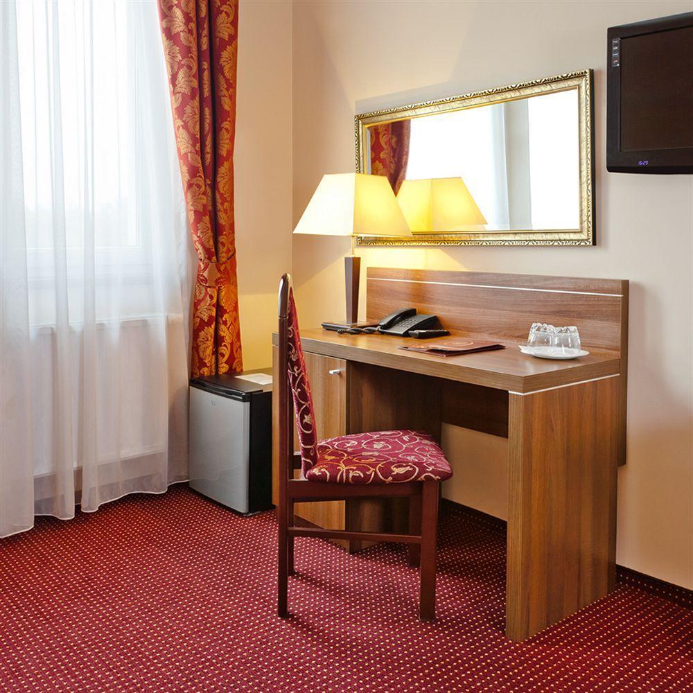 Jasek Premium Hotel วรอตซวาฟ ภายนอก รูปภาพ