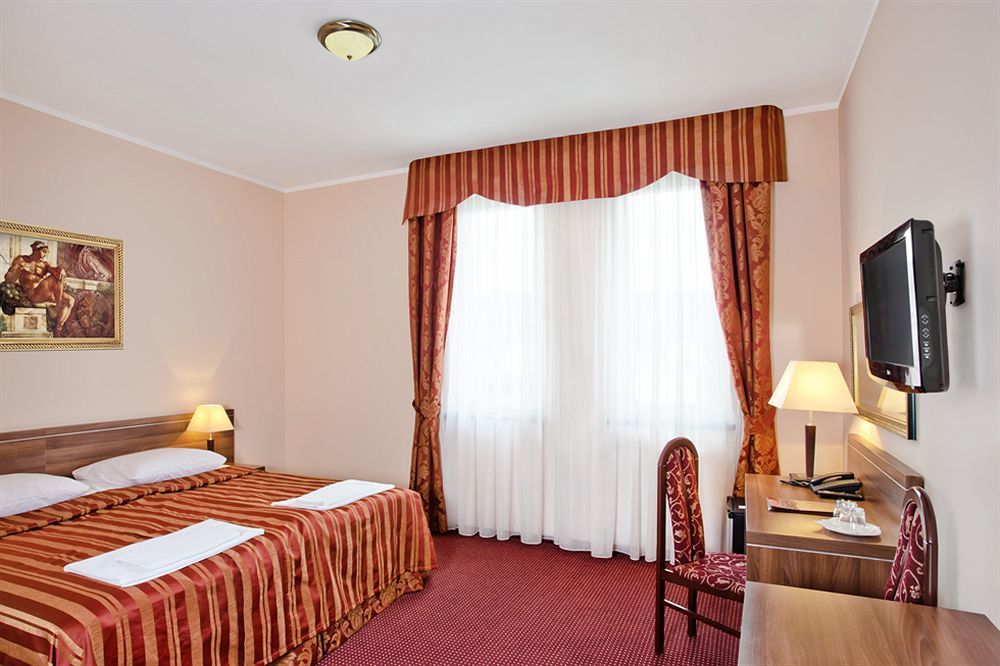 Jasek Premium Hotel วรอตซวาฟ ภายนอก รูปภาพ
