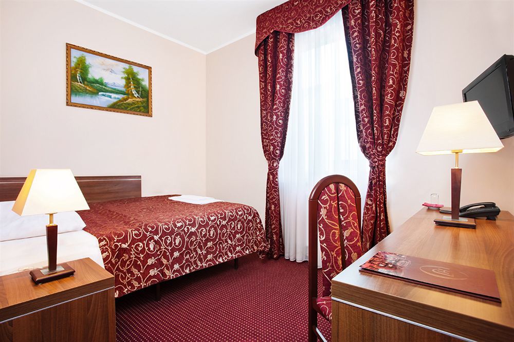 Jasek Premium Hotel วรอตซวาฟ ภายนอก รูปภาพ