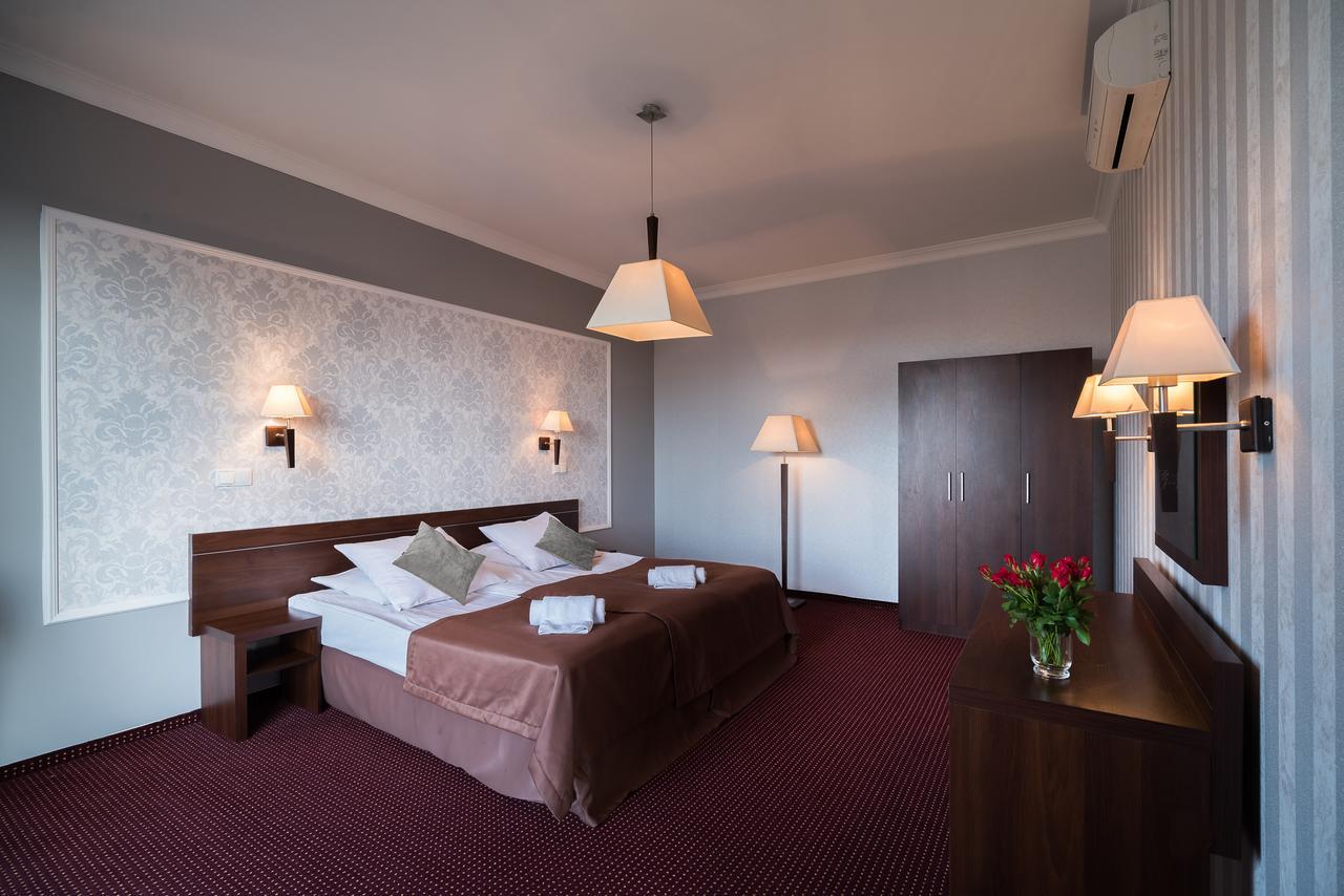 Jasek Premium Hotel วรอตซวาฟ ภายนอก รูปภาพ
