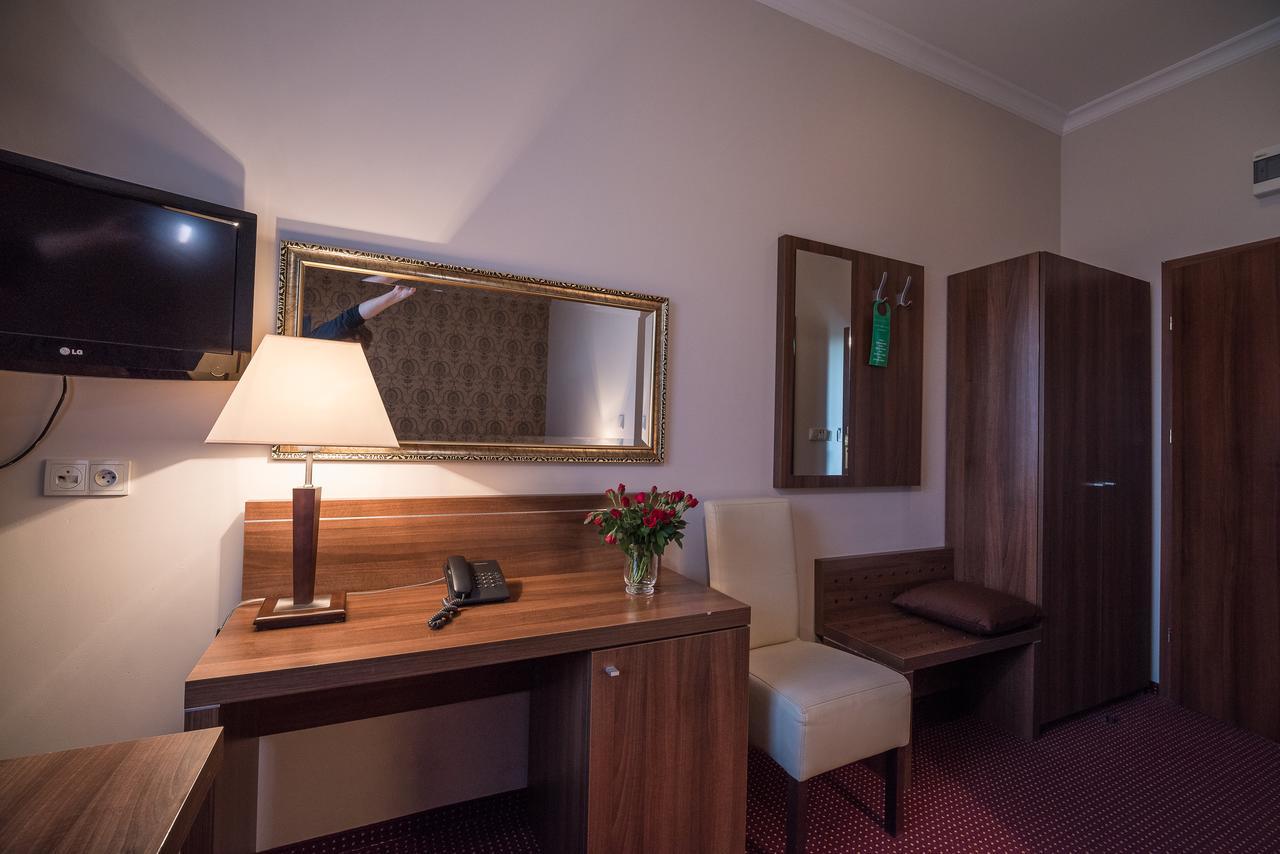 Jasek Premium Hotel วรอตซวาฟ ภายนอก รูปภาพ